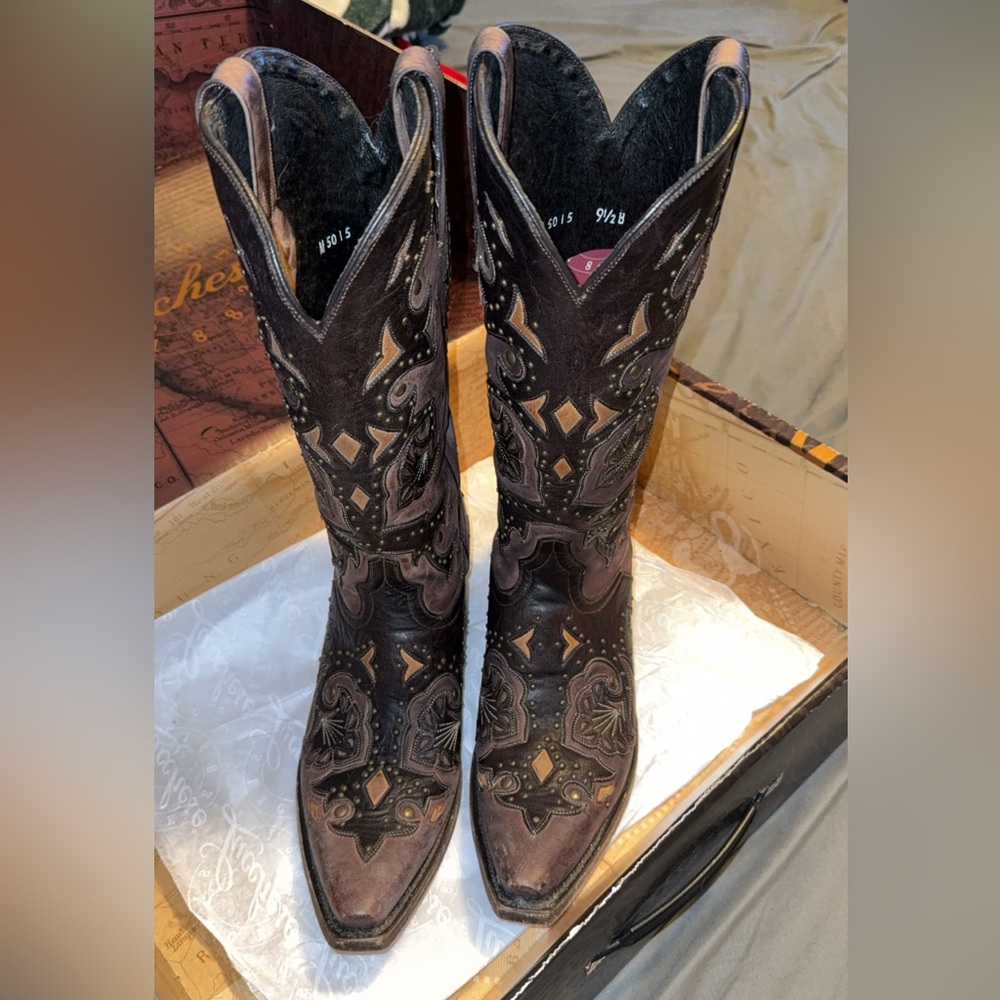 Lucchese Women’s Fiona Scarlette Studded Boots